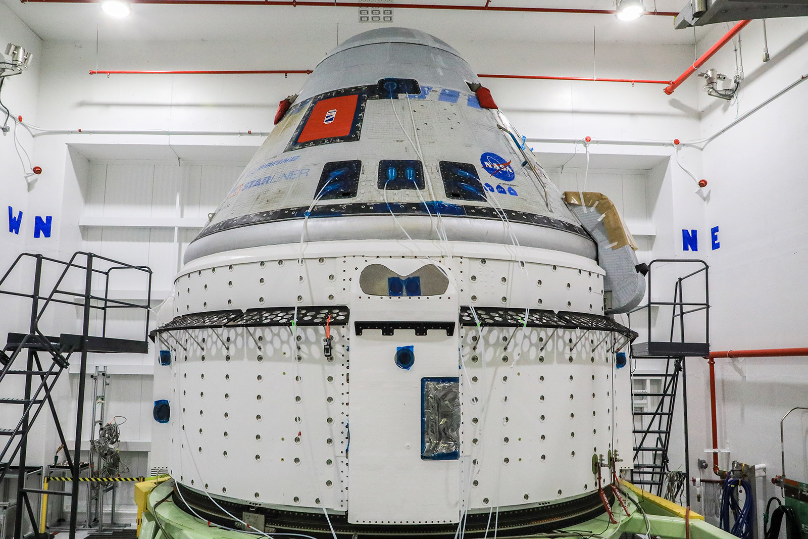 CST-100 스타라이너 — 미국 유인 우주선으로 국제우주정거장 수송에 쓰이는 캡슐